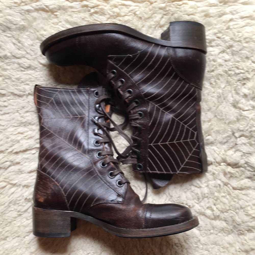 EARL JEAN Leather Combat Boots. 6 NWOT 🕸️❤︎ - Picture 2 of 11
